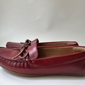 Clarks Red Leather Loafers Moc Size 7.5